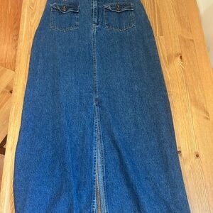 Bill Blass Classic Denim Skirt